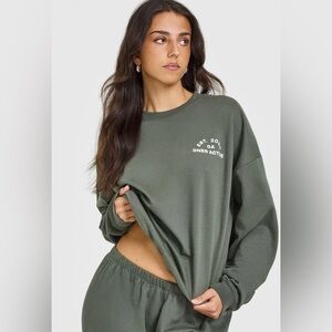 NWT Oner Active Lightweight Sweatshirt with Graphic in Dark Khaki (L)